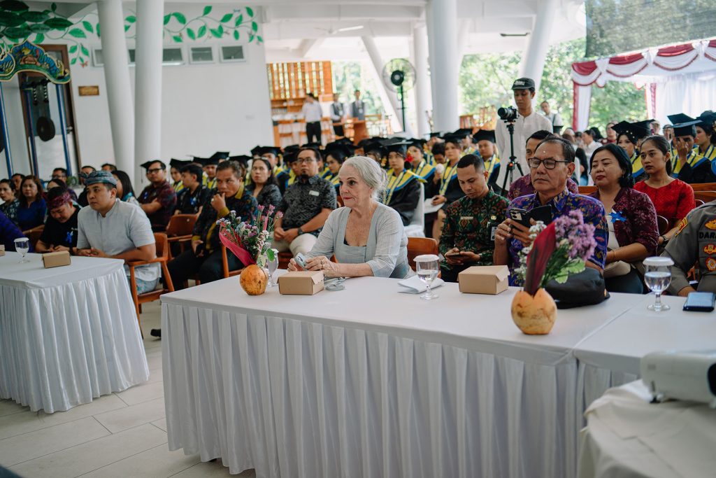 audience at graduation